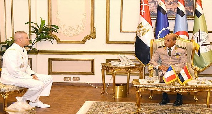 بالفيديو والصور.. وزير الدفاع ورئيس الأركان يلتقيان رئيس هيئة الأركان العامة الفرنسي