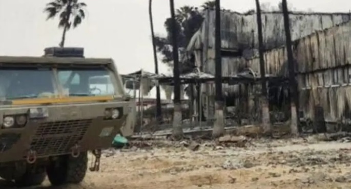 الاحتلال يحرق صالة الاستقبال والمغادرة بالجانب الفلسطيني من معبر رفح .. وحماس وفتح تدينان