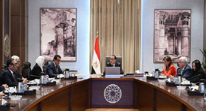بالصور..رئيس الوزراء يتابع مستجدات المشروع القومى لتنمية الأسرة المصرية