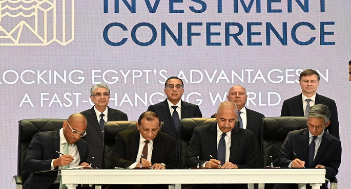 بالصور.. رئيس الوزراء يشهد توقيع اتفاقية تعاون لإنتاج الهيدروجين الأخضر ومشتقاته والأمونيا الخضراء بمحيط منطقة رأس شقير