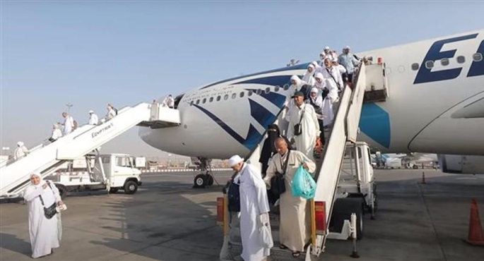 مصر للطيران تبدأ جسرها اليوم الجوي لإعادة ضيوف الرحمن