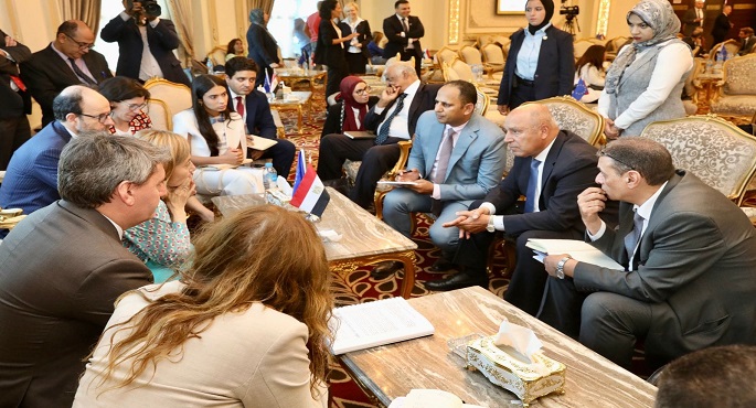 وزير النقل يشيد بالتعاون المثمر مع بنك الاستثمار الأوروبي في تنفيذ عدد من المشروعات المشتركة