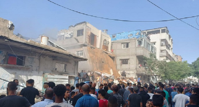 استشهاد 7 فلسطينيين  نتيجة قصف الاحتلال منزل في مخيم البريج