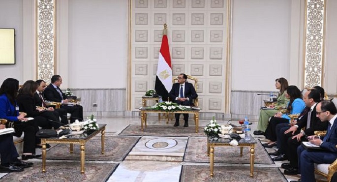بالصور.. رئيس الوزراء يلتقي الرئيس التنفيذي لشركة “باماج” الألمانية