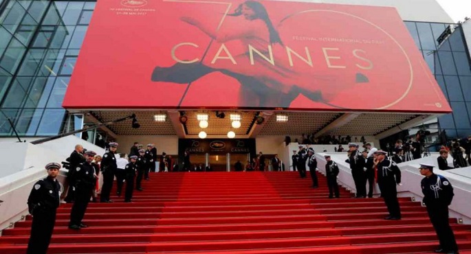 المجلس القومي لحقوق الإنسان يكرم فريق عمل أول فيلم مصري يفوز بجائزة في مهرجان كان السينمائي