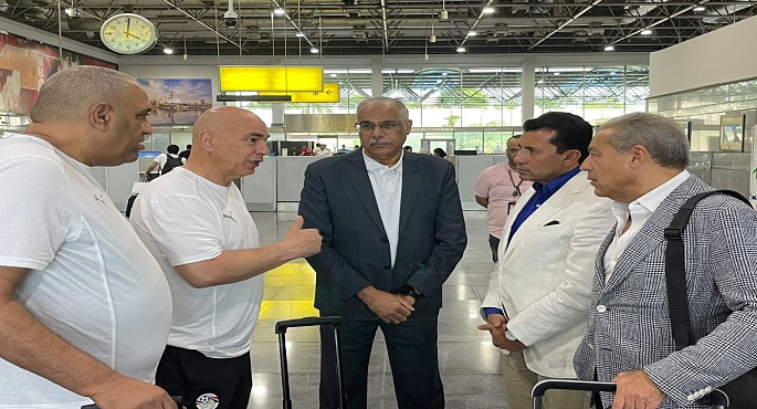 بالصور.. وزير الرياضة يؤازر بعثة منتخب مصر قبيل سفرهم لمواجهة غينيا بيساو في تصفيات المونديال