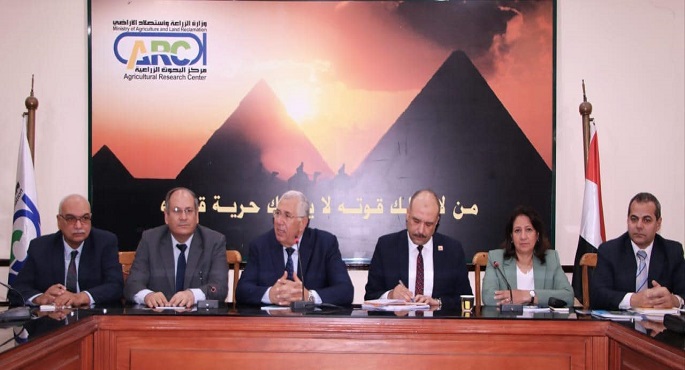 بالصور..وزير الزراعة يؤكد على توجيهات الرئيس السيسي بالتوسع في انتاج التقاوى