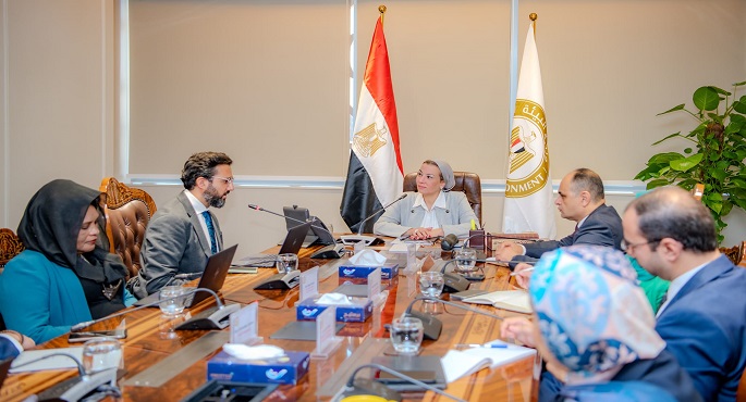 وزيرة البيئة تلتقى مع بعثة بنك التنمية الأفريقي لبحث  إشراك القطاع الخاص في دمج البعد البيئي داخل الصناعة المصرية