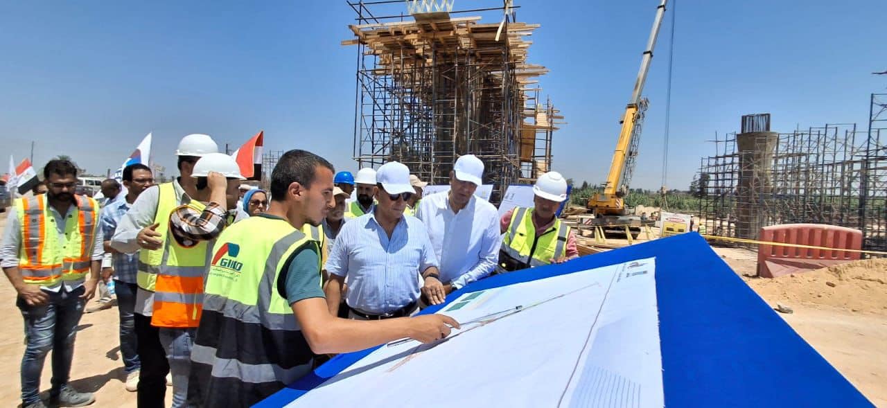 وزير الإسكان يتابع مشروع إنشاء القوس الغربى لمحور اللواء عمر سليمان “الطريق الدائرى بالأسكندرية”