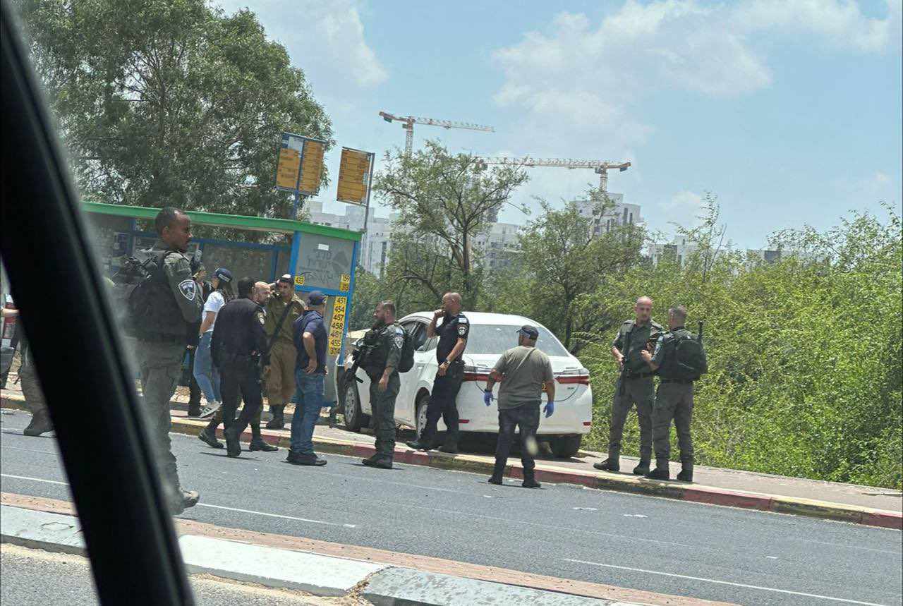 عملية مزدوجة بين دهس وإطلاق نار جنوبي تل أبيب تسفر عن ٤ إصابات بعضهم بحالة خطرة
