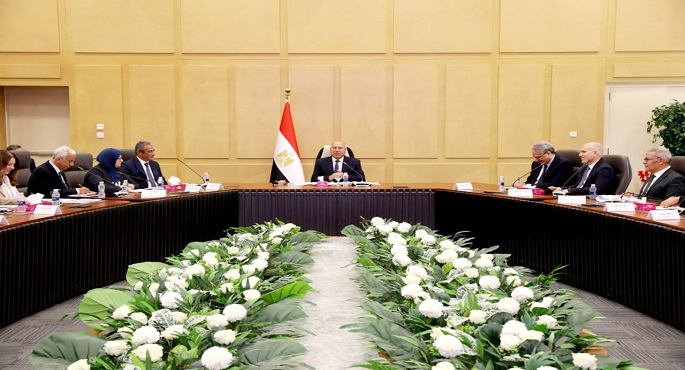 بالصور .. وزير النقل والصناعة يعقد لقاءً موسعاً مع قيادات الوزارة لتحديد مستهدفات المرحلة المقبلة
