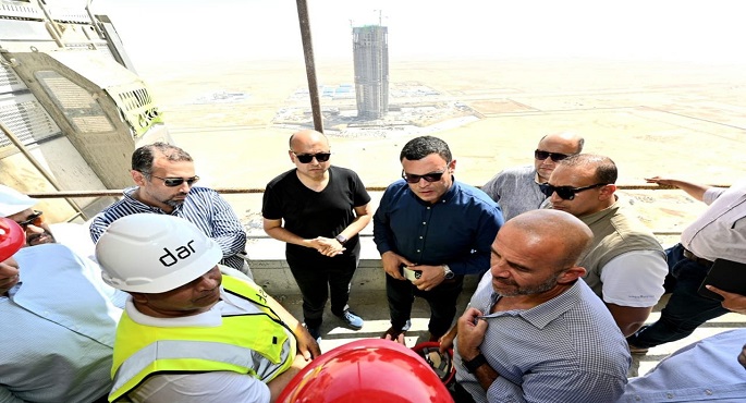 بالصور .. وزير الإسكان يتفقد الموقف التنفيذي لمشروع أبراج الداون تاون بمدينة العلمين الجديدة