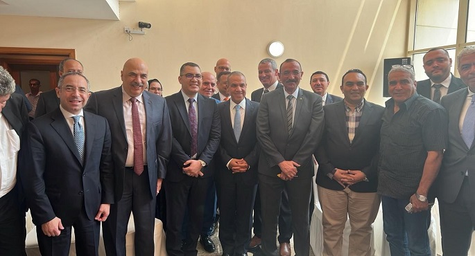 بالصور.. وزير الخارجية والهجرة وشئون المصريين بالخارج يعقد لقاءاً مع رموز الجالية المصرية في قطر