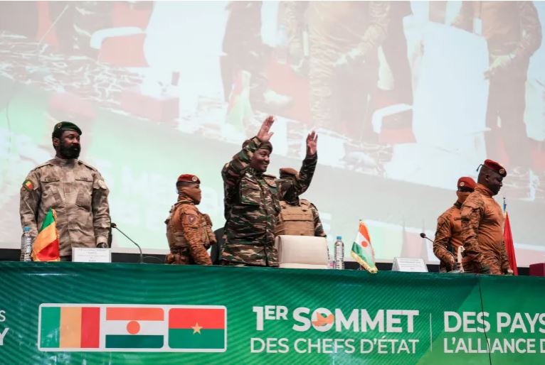 معاهدة بين بوركينا فاسو ومالي والنيجر لمواجهة “إيكواس”