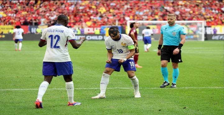 بهدف من النيران الصديقة.. فرنسا تتأهل لربع نهائي اليورو على حساب بلجيكا