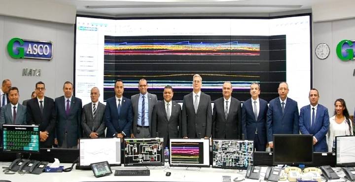 بالصور .. وزير البترول يتابع انتظام ضخ الغاز للشبكة القومية للكهرباء