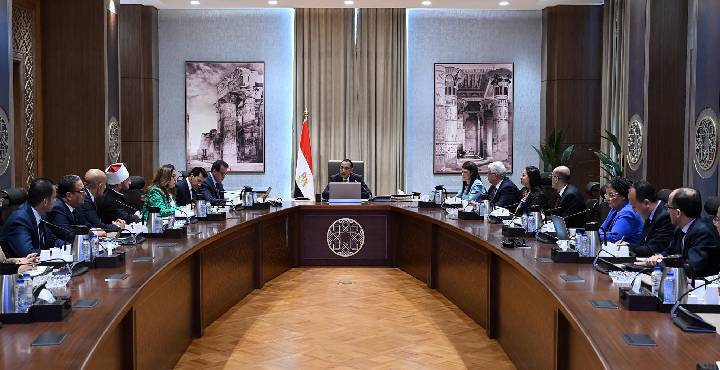 رئيس الوزراء يترأس الاجتماع الأول للمجموعة الوزارية للتنمية البشرية لوضع استراتيجيات وبرامج التنمية