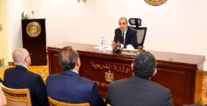 وزير الخارجية والهجرة: مصالح المواطنين المصريين في الخارج أولوية قصوى
