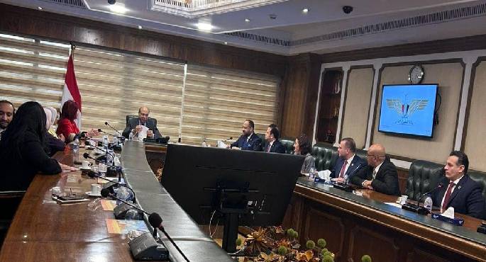 وزير الطيران المدني يلتقي رئيس اتحاد المستثمرات العرب لبحث أوجه التعاون