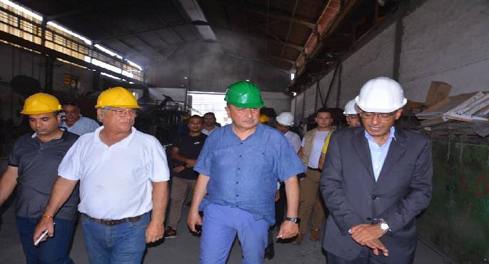 بالصور.. وزير قطاع الأعمال يتفقد “مصانع النحاس المصرية” بالإسكندرية ويبحث خطط التطوير