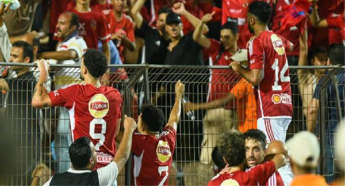 الأهلى يبحث عن صدارة الدوري أمام المصري البورسعيدى الليلة في برج العرب
