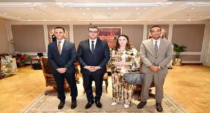وزير الإسكان يبحث مع المدير الإقليمي لـ”الهابيتات” سبل تعزيز التعاون