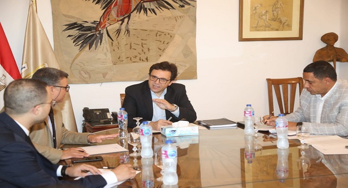وزير الثقافة يجتمع مع ممثلي جهاز مشروعات الخدمة الوطنية لمتابعة تنفيذ عدد من المشاريع الإنشائية بالوزارة