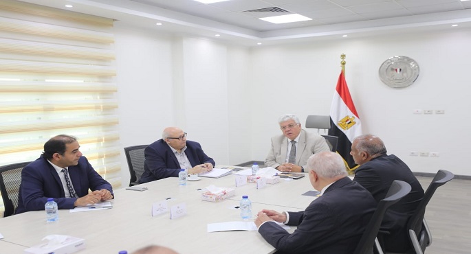 بالصور.. وزير التعليم العالي يعقد اجتماعا مع رؤساء مؤسسات أفرع الجامعات الأجنبية