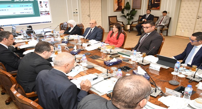 وزير الإسكان يعرض محاور العمل المرتبطة بهيئة المجتمعات العمرانية الجديدة فى الفترة المقبلة ضمن برنامج الوزارة