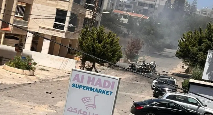 إسرائيل تغتال قائد وحدة في حزب الله وتصيب ابنه في غارة بمسيّرة على سيارته في جنوب لبنان
