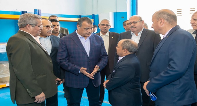 بالصور.. وزير الدولة للإنتاج الحربي يتفقد شركة هليوبوليس للصناعات الكيماوية