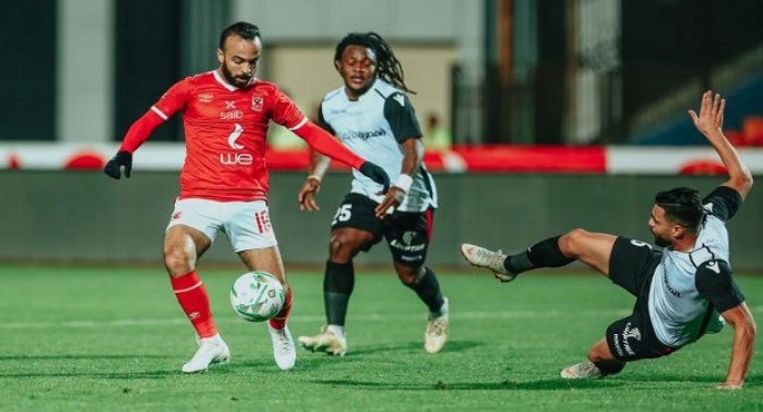 الأهلي يسعى لتحقيق الفوز الـ 12 تواليًا أمام الطلائع فى الدوري الليلة
