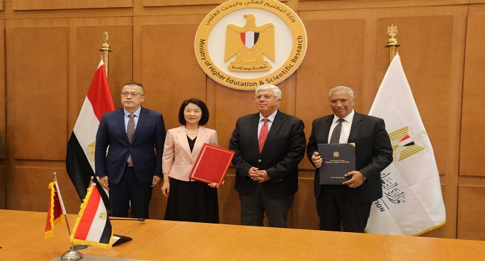 بالصور .. عاشور يبحث سبل التعاون المشترك في المجالات العلمية والتكنولوجية بين مصر والصين