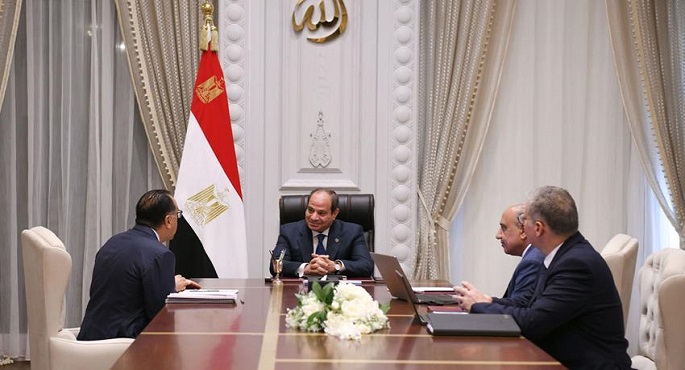 الرئيس السيسي يوجّه الحكومة بضمان انتظام الخدمة الكهربائية .. ويشيد بتفهم المواطن