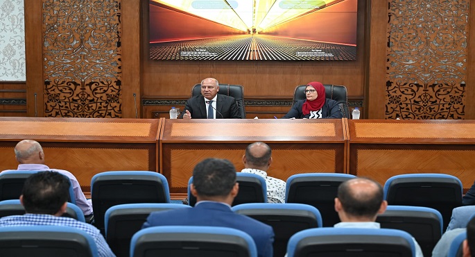 وزير النقل : تعديل تشريعي لتقنين أوضاع المصانع المقامة على الأراضي الزراعية