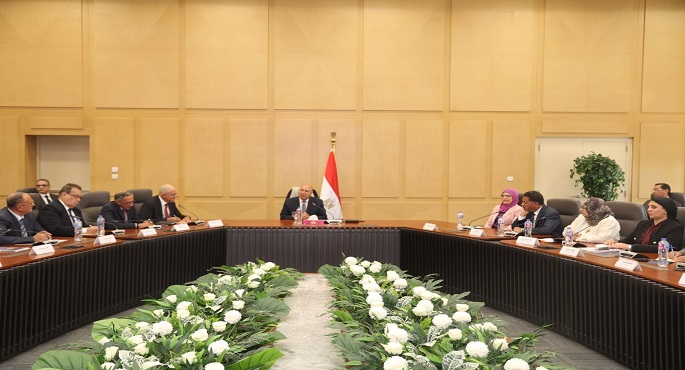 كامل الوزير يعقد لقاءا موسعا مع أعضاء اتحاد الصناعات المصرية ورؤساء الغرف الصناعية