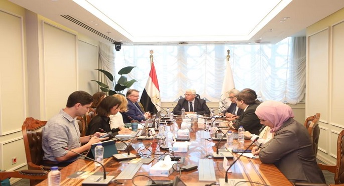 وزير التعليم العالي يلتقي بالمستشارة الدولية لبناء القدرات ببريطانيا ومدير مكتب القاهرة لمنظمة العمل الدولية