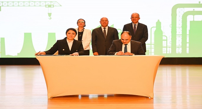 بالصور..البيئة توقع بروتوكولات تعاون لترسيخ مفهوم الاقتصاد الأخضر