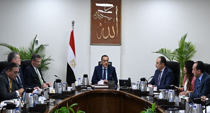 بالصور.. رئيس الوزراء يتابع موقف إنتاج الأسمدة بعد استئناف عمل المصانع