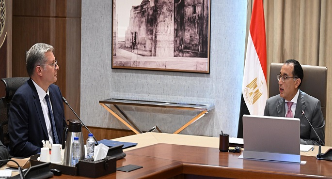 رئيس الوزراء يستعرض مع وزير البترول رؤية العمل خلال المرحلة المقبلة