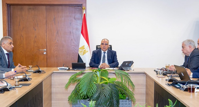 بالصور..وزير الري يتابع إجراءات توفير المناسيب اللازمة لتشغيل محطات مياه الشرب وحماية المجاري المائية من التلوث