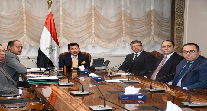 وزير الرياضة يُشدد علي مراجعة ضوابط الاستخدام بحمامات السباحة