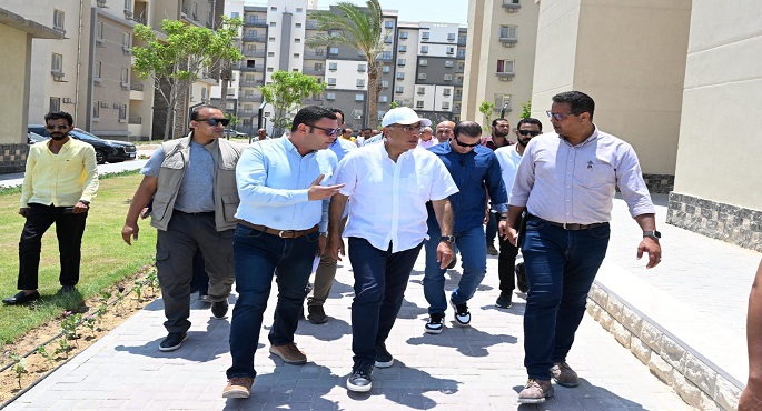 بالصور ..رئيس الوزراء يتفقد مشروع “سكن مصر” بمدينة العلمين الجديدة