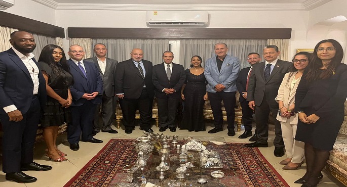 بالصور.. عبد العاطي يلتقي مع كبار رجال الأعمال الغانيين خلال زيارته إلى أكرا