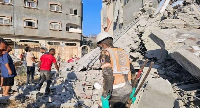 استشهاد فلسطينيين وإصابة 7 آخرين في قصف إسرائيلي لمنزل في مخيم البريج