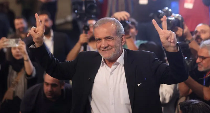 الإصلاحي بزشكيان يفوز في انتخابات الرئاسة الإيرانية ..ويؤكد : سنمد يد الصداقة للجميع