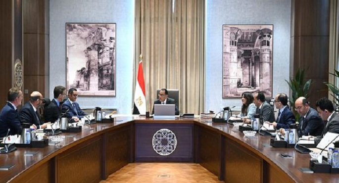 بالصور.. رئيس الوزراء يلتقي رئيس مجموعة “إنفورما” البريطانية لبحث التعاون وجذب الاستثمارات الأجنبية