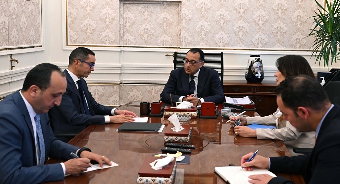 رئيس الوزراء يستعرض مع وزير الاستثمار محاور العمل التي تنتهجها الوزارة بهدف تحسين مناخ الاستثمار