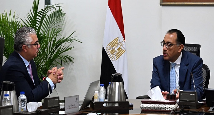 مدبولي يستعرض مع رئيس هيئة المنطقة الاقتصادية لقناة السويس نتائج العام المالي 2023 /2024