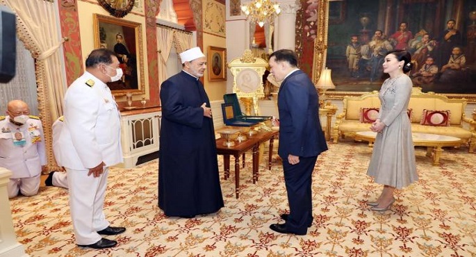 بالصور .. ملك تايلاند خلال استقبال الأمام الأكبر : الأزهر منارة عالمية للوسطية